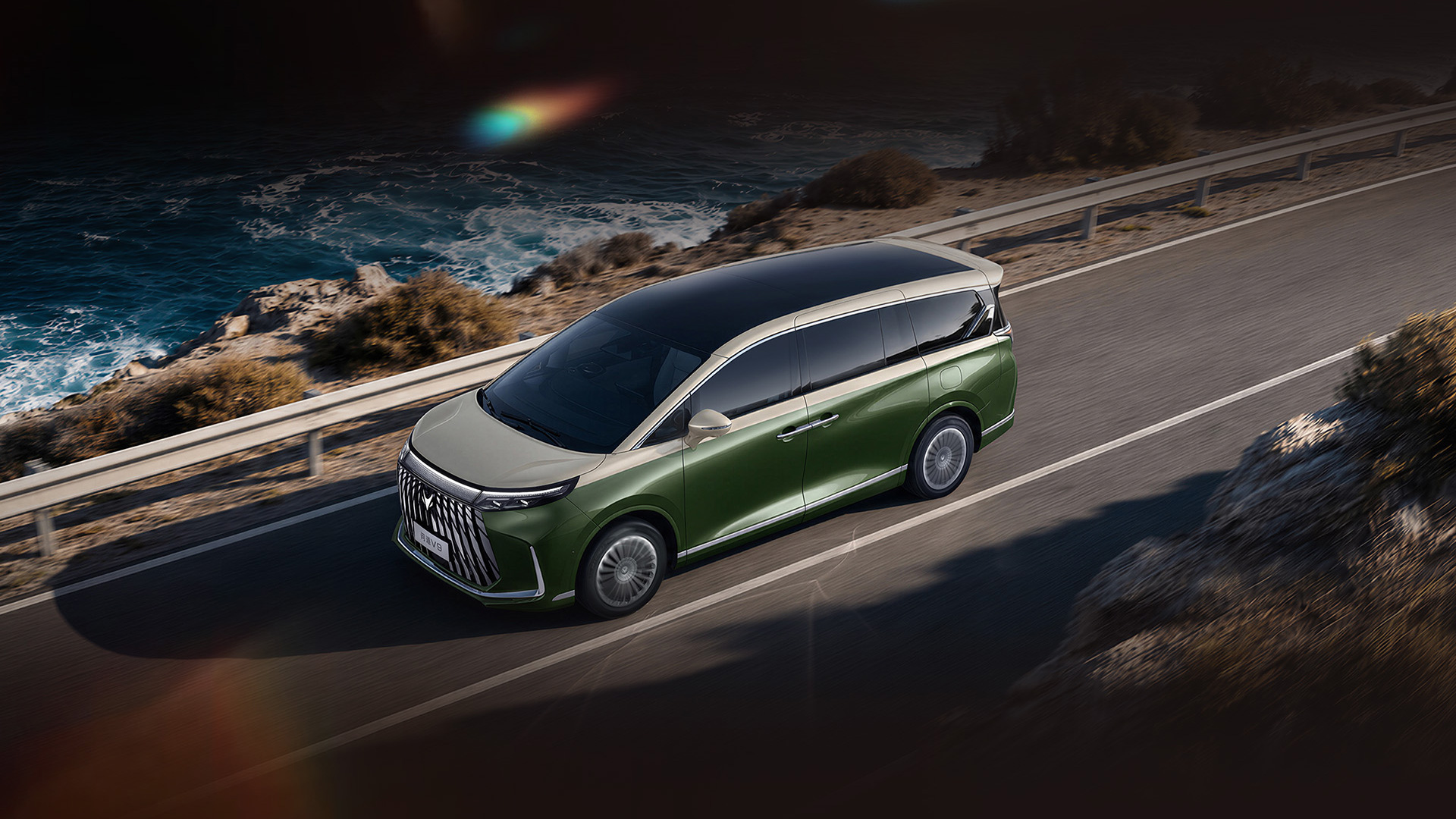 Гібридний автомобіль Arcfox V9 PHEV